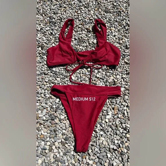 Bikinis - Picture 4 of 4